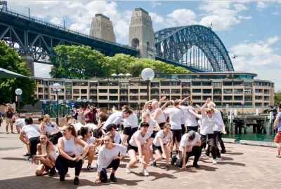 Sydney-Harbour-Bridge- Surprise Flashmob by Thrill events for branding